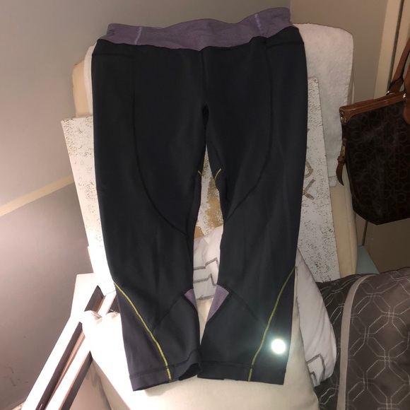 Lulu lemon capris - Picture 1 of 5